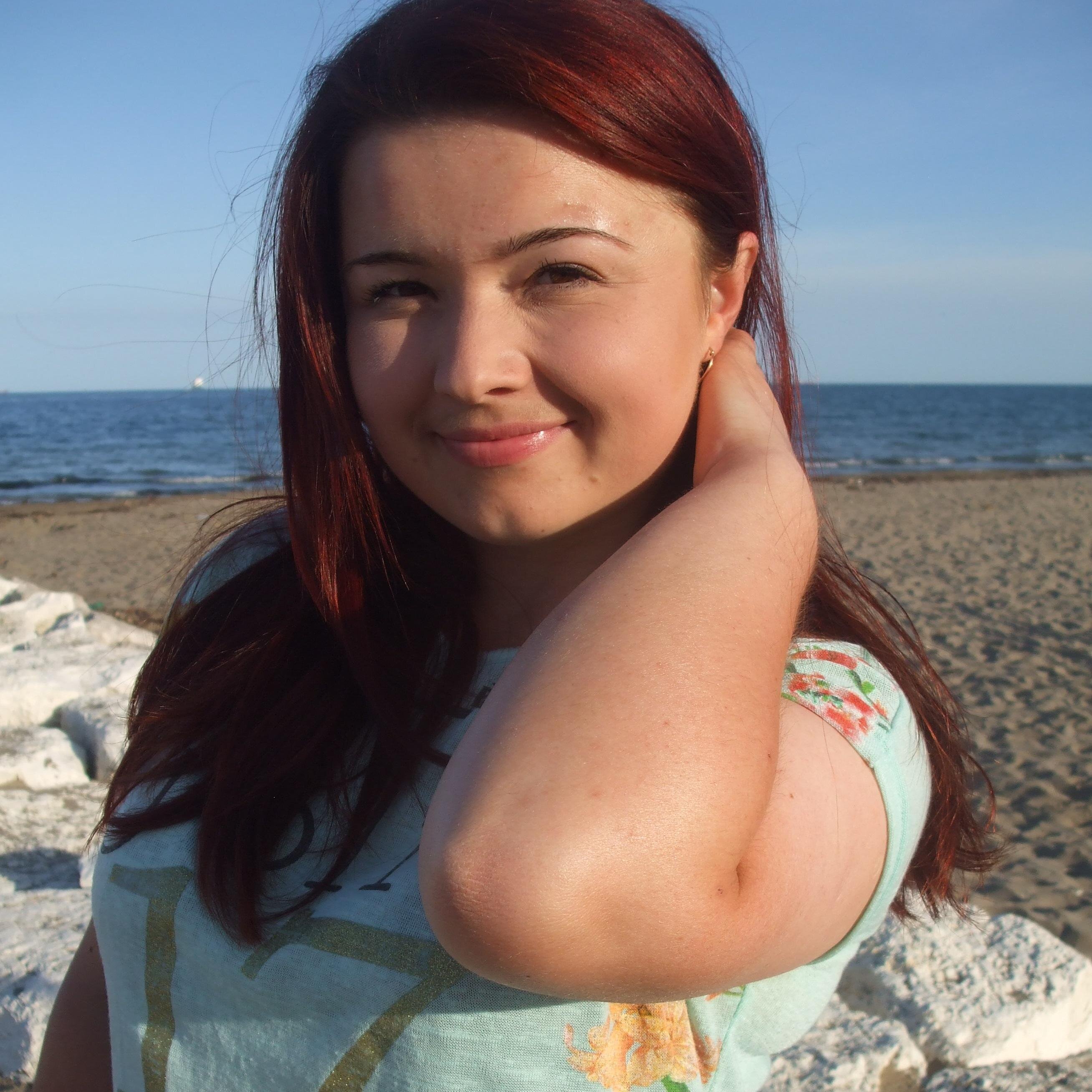 13_taniusha's profile picture. everithing a girl wants+good movies,music and books...