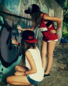 Esto es Fácil Tu me sigues yo te sigo/Sin locura no existe Felicidad♥//Sin esperar nada de nadie se vive Mejor//GONAA*-*.