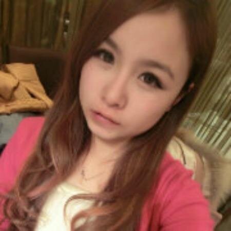I'm a Chinese Girl. I'm Cute and Fasionable.. Follow me and i'll follow back. Hihi  #PEACEWORLD