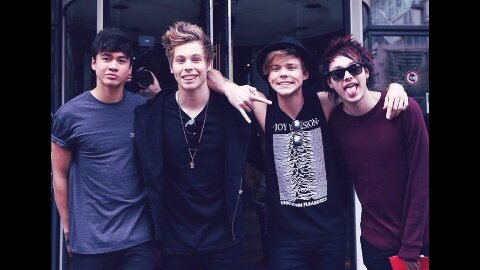 For the 5sosfam in Houston! Owners: Maddie, Victoria, Randee, Bayley, & Haley 1/4