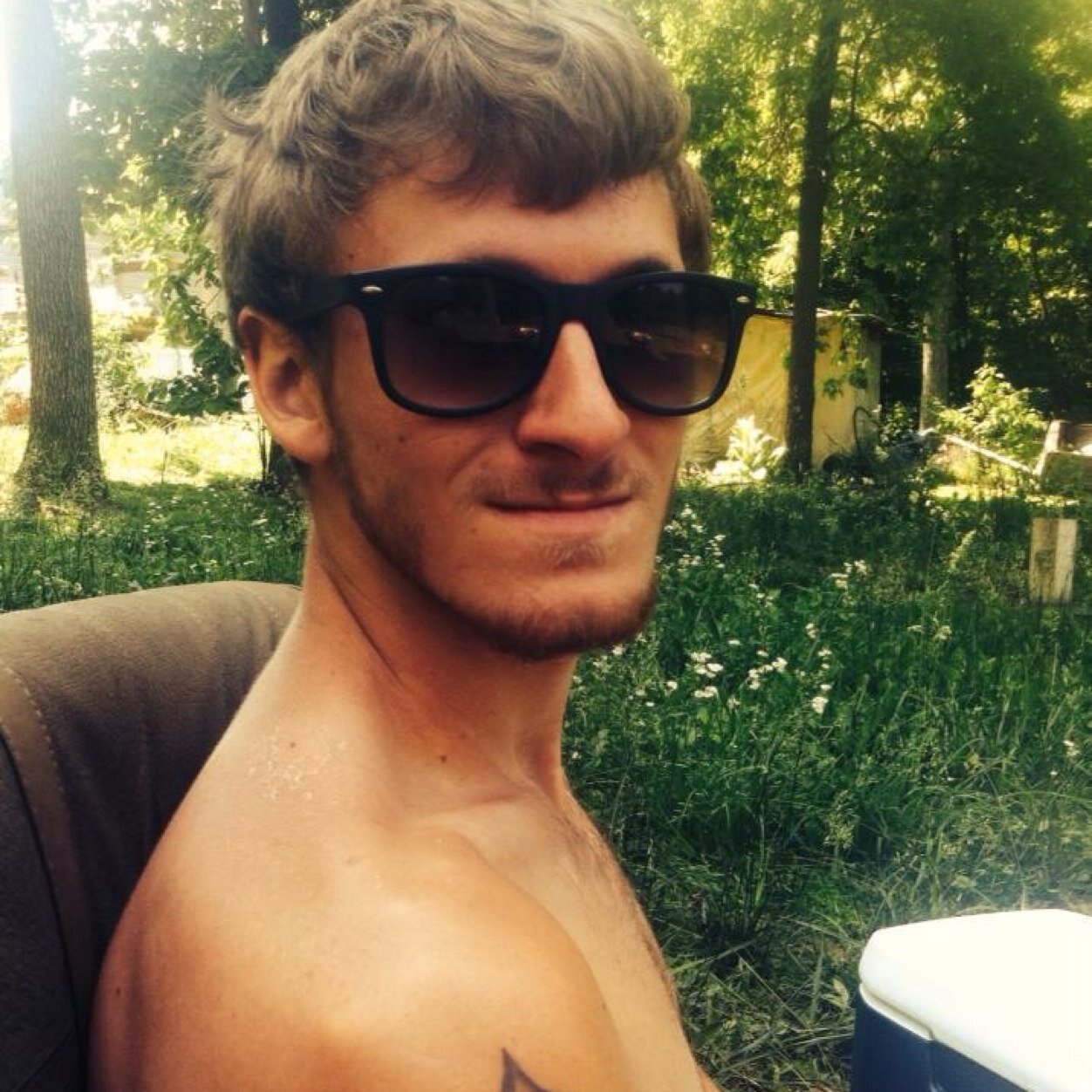 codyleesmith93's profile picture. Emali Brown is my world 04.17.12 | keep on keepin on | like hunting, fishin, and riding four wheelers. | BCHS class of '12 |