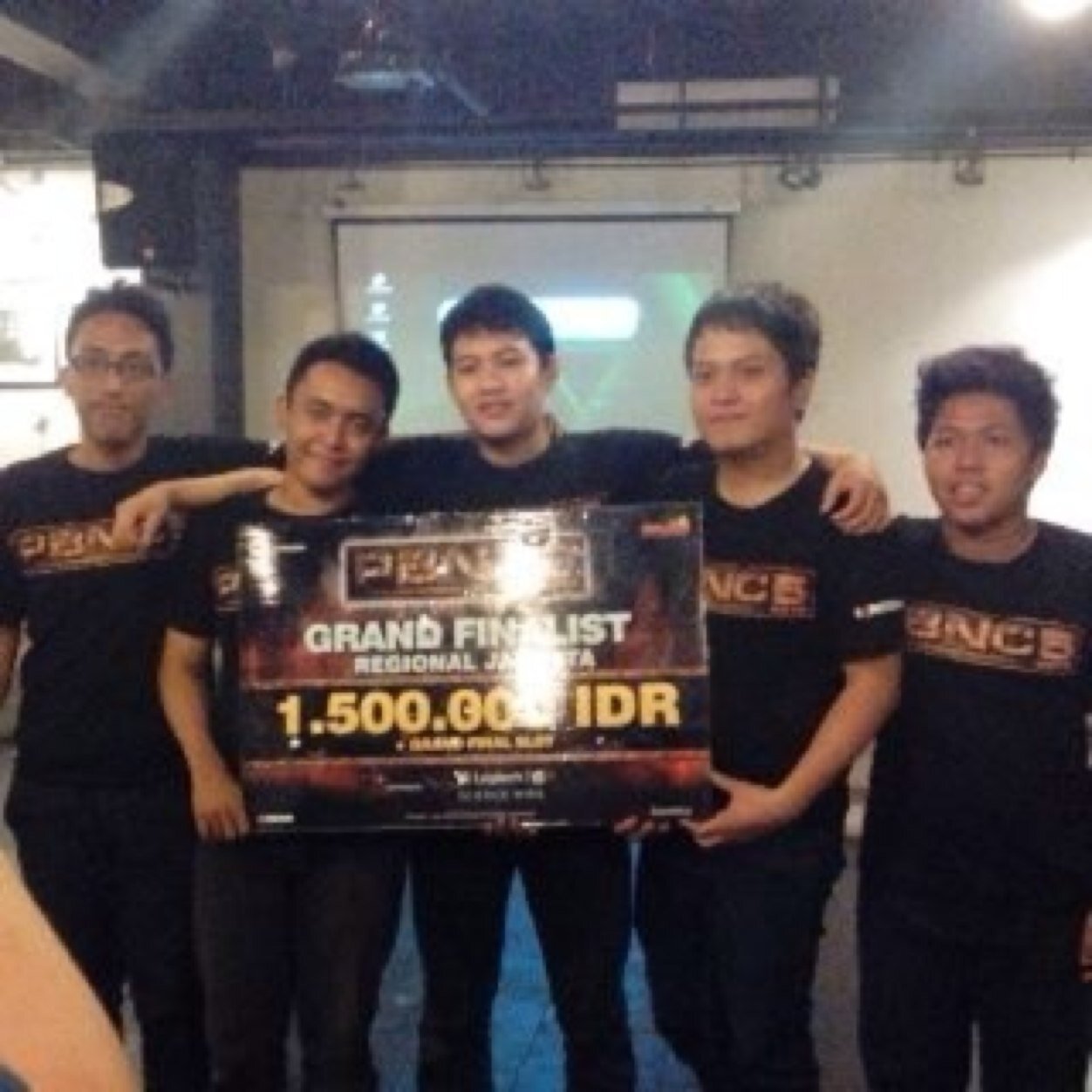 revlysum's profile picture. 