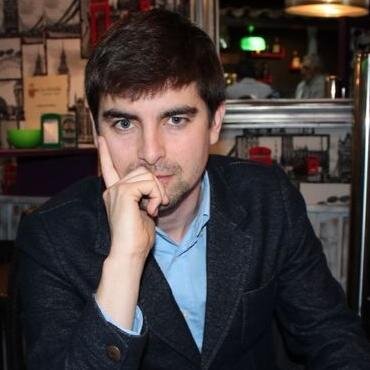 Profesional del Marketing y de las Ventas. Amante del fútbol, la gastonomía y la música. Aficionado a la escritura y la fotografía.