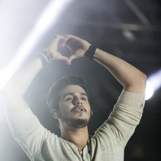 MineiraDoLuann's profile picture. ''Teu sorriso, tua voz, e a forma simples de como você me faz feliz.''