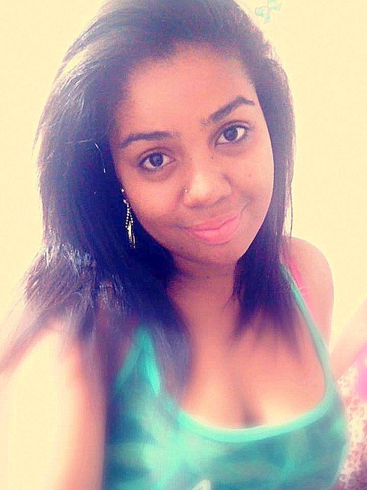Você sabe que alguém te ama não pelo que ela fala, mas pelo que faz. O amor não sobrevive de teorias.

_Pensamentos De Um Casal Estranho