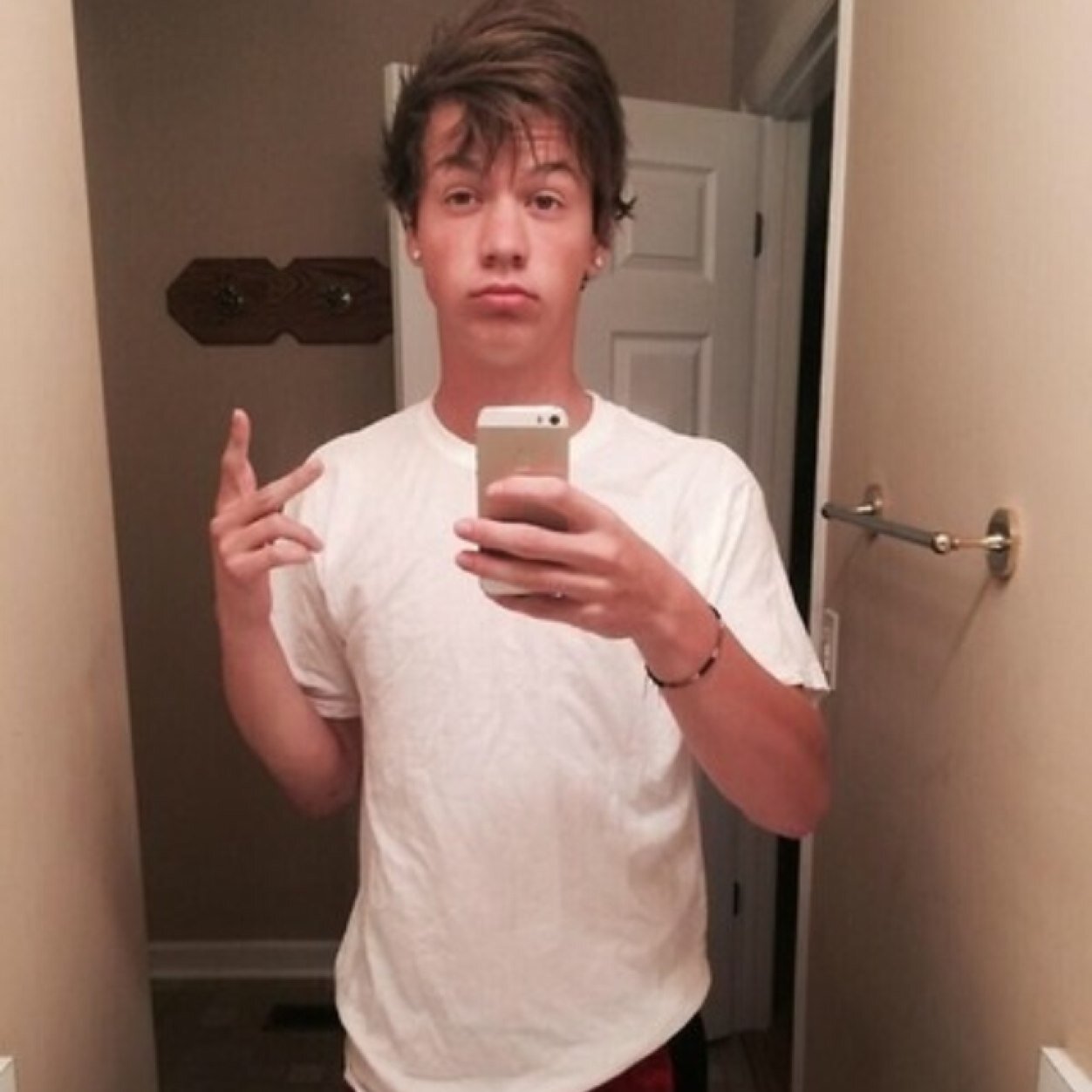 fllwsaltyviners's profile picture. Follow @espinosawhat i follow back!