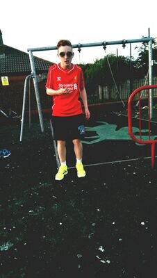 leeraymond83's profile picture. 