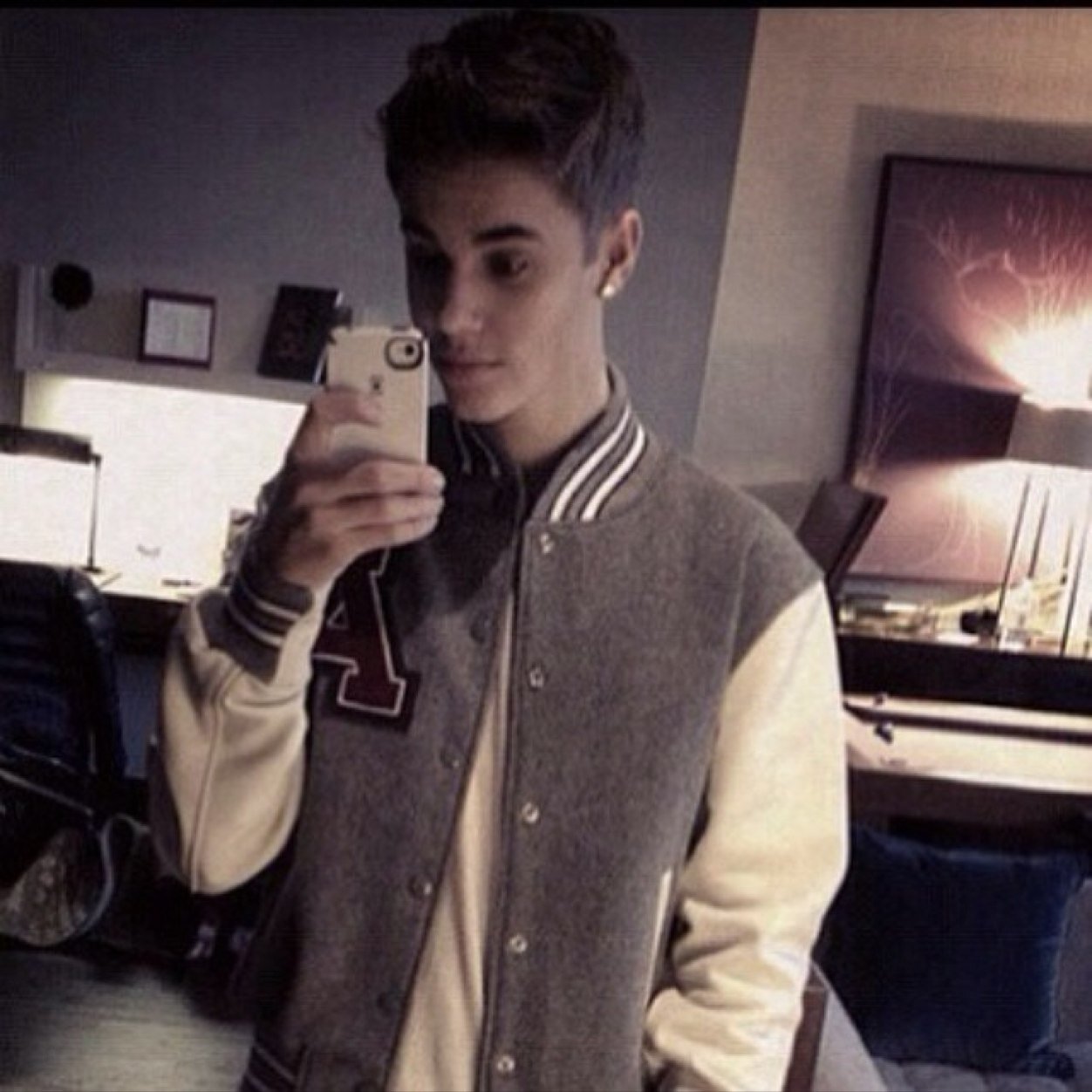 DrewsActivity's profile picture. free follow. follow @drewsfreakshow