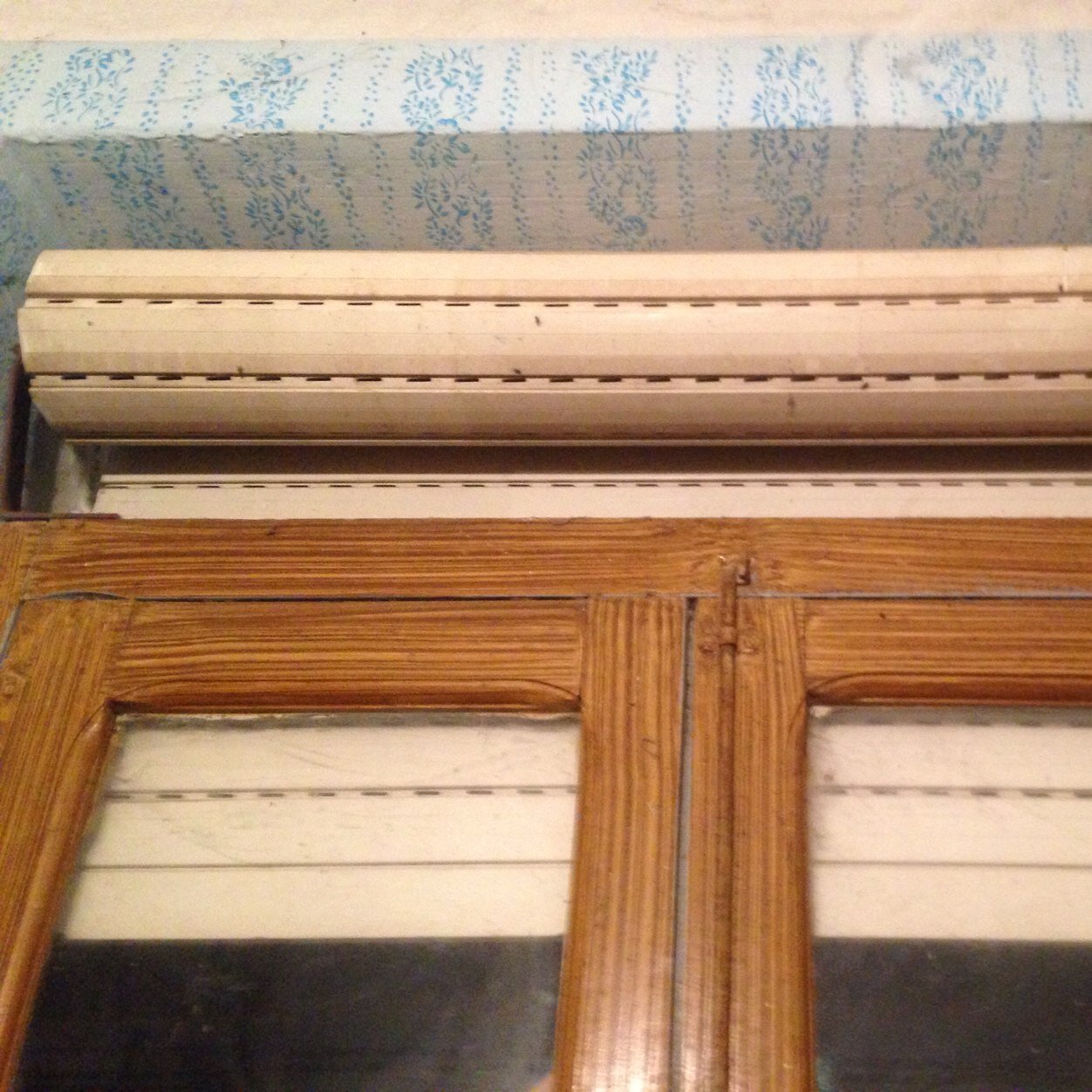 wikipersianas's profile picture. 