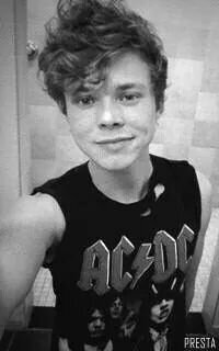 MashtonT's profile picture. 5 seconds of summer are my life because i want to have sex with them because they are fucking hot that i want to fuck them all at the same time because i will