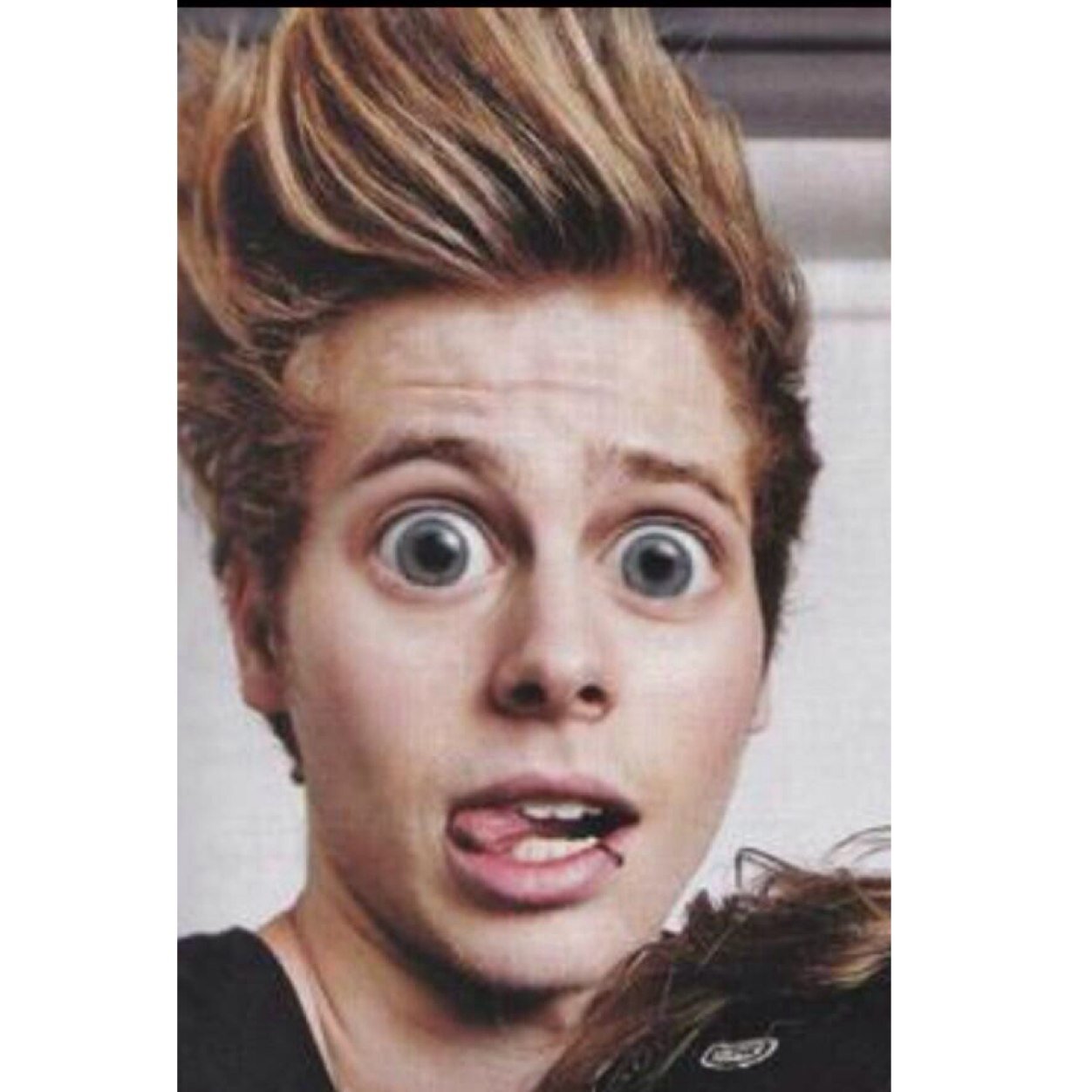 FOLLOW @nixllsflawless BECAUSE SHE GAVE YOU A FREE FOLLOW❤️