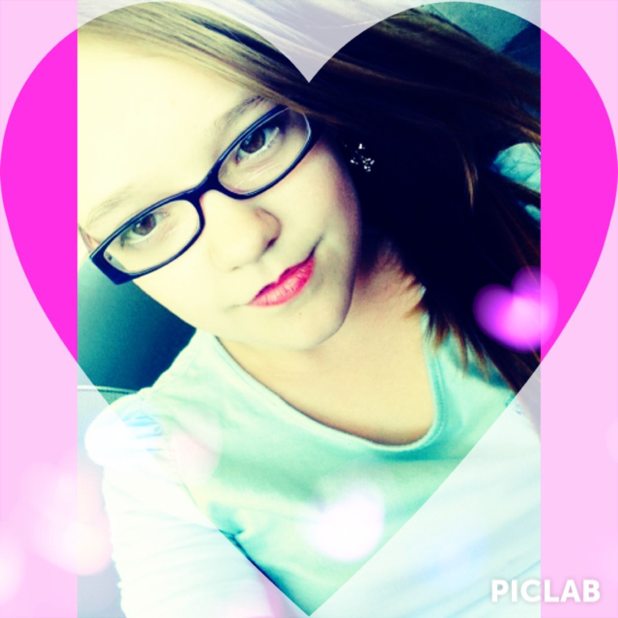 I'm so happy to be on twitter please follow I follow back Gracie and Carligh are the bæ I love them let's pretend there is a awesome bio here ❤️❤️