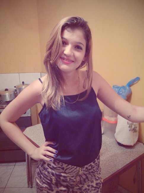 Tudo depende dos valores que estão atrás dos olhos que me observam, não sou nada daquilo que esperam de mim, sou o que cada um merece.