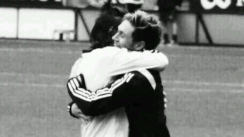 note: this is a free follow. FOLLOW @putangeniall , mention her done and she'll give you 5 free followers. if u dont follow i'll unf u.
