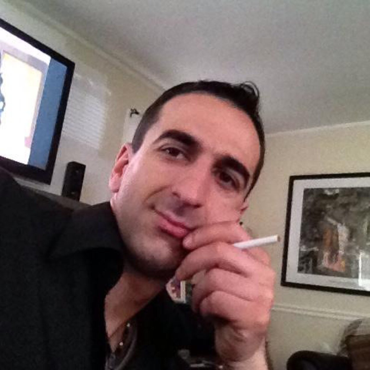 Hello
I'm Mike
I'm Albanian
I'm 32 Years Old