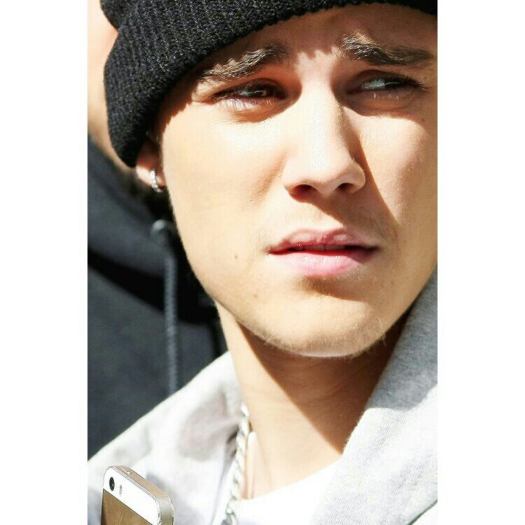 Belieber • Smiler • Jiley Shipper • Swiftie • Arianator. Following back all those who are worthy for a followback ✌