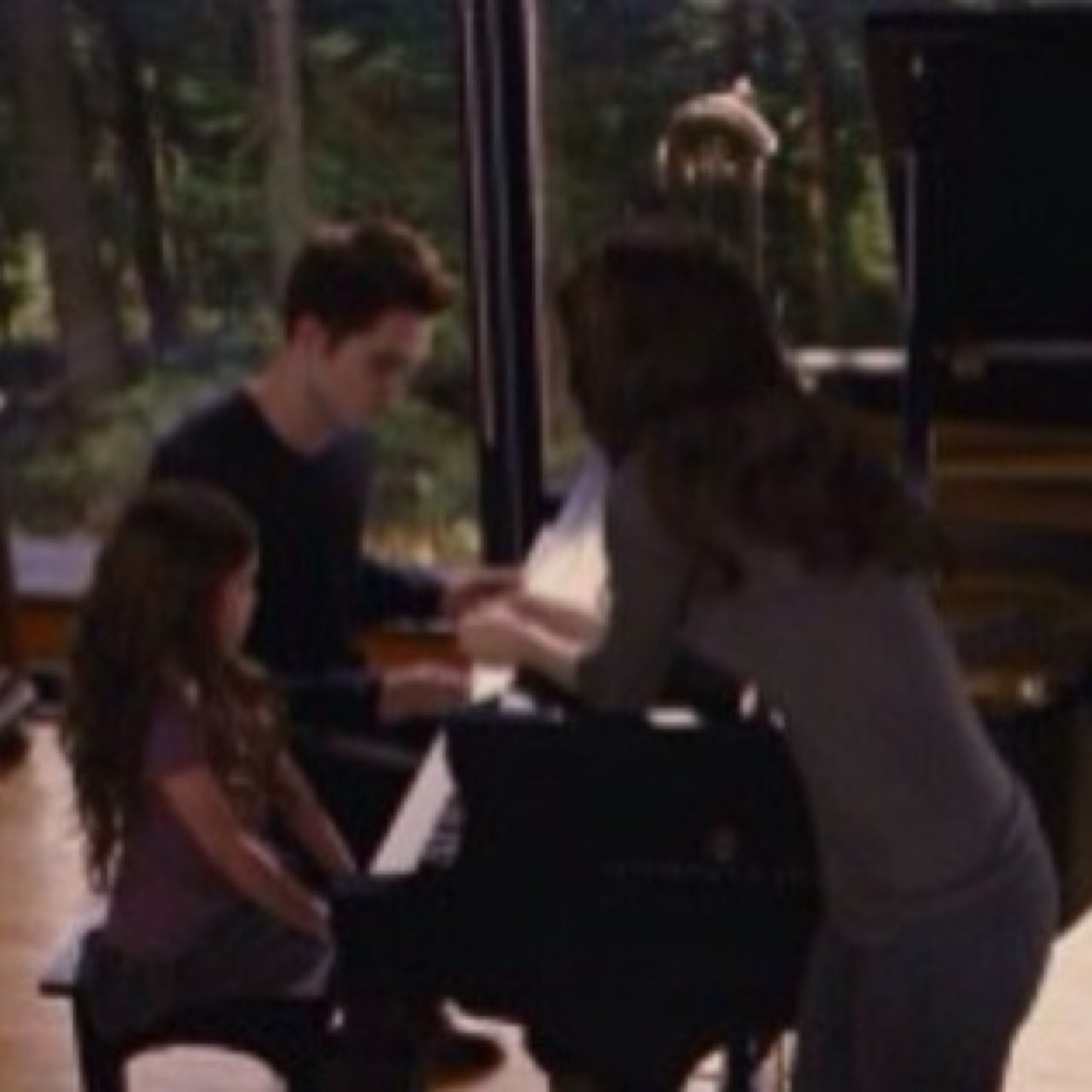 Mom~@proudesmec Dad~@MrHotcarlisle sister~@MiracleMarishaC @korey_cullen @rosaliecullen90 brother~@emmettcullen80