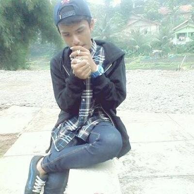 fahruki_achmad's profile picture. SIMPLE.