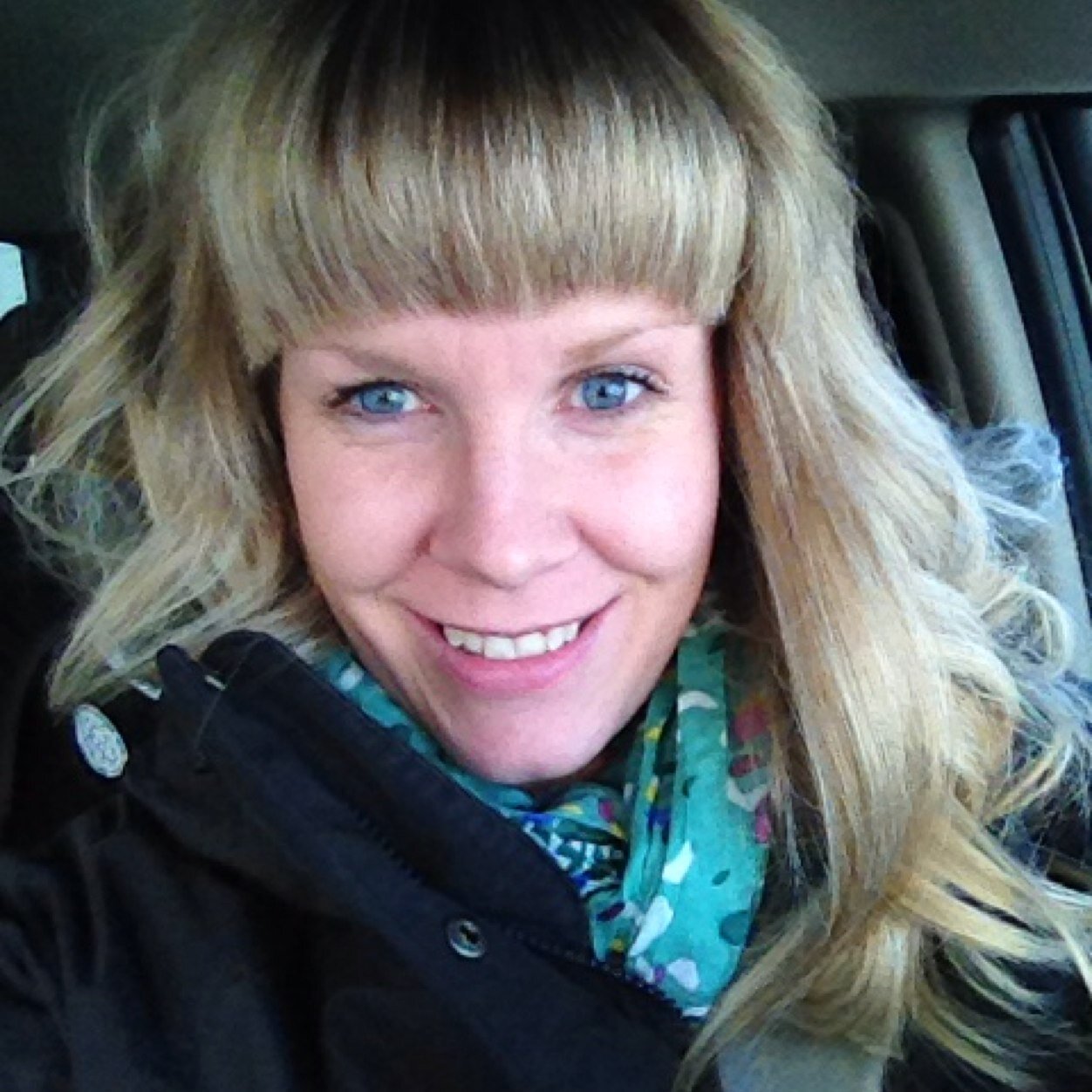 Mom of 2 (3 including giant, toddler-like dog), wife, owner of @momconnectyeg_w