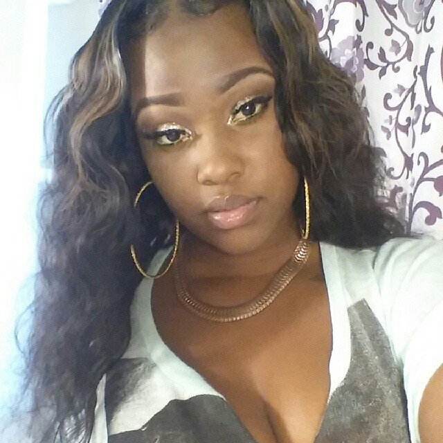 Im a bossy ass bitch with a get money mentality . i love girls i kissed a thick bitch an i loved it♡♡♡