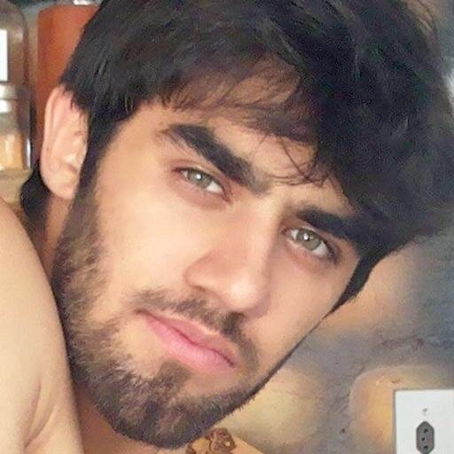 Graduando em Educação Física. Corpo Sã mente Sã! Gym is my office!