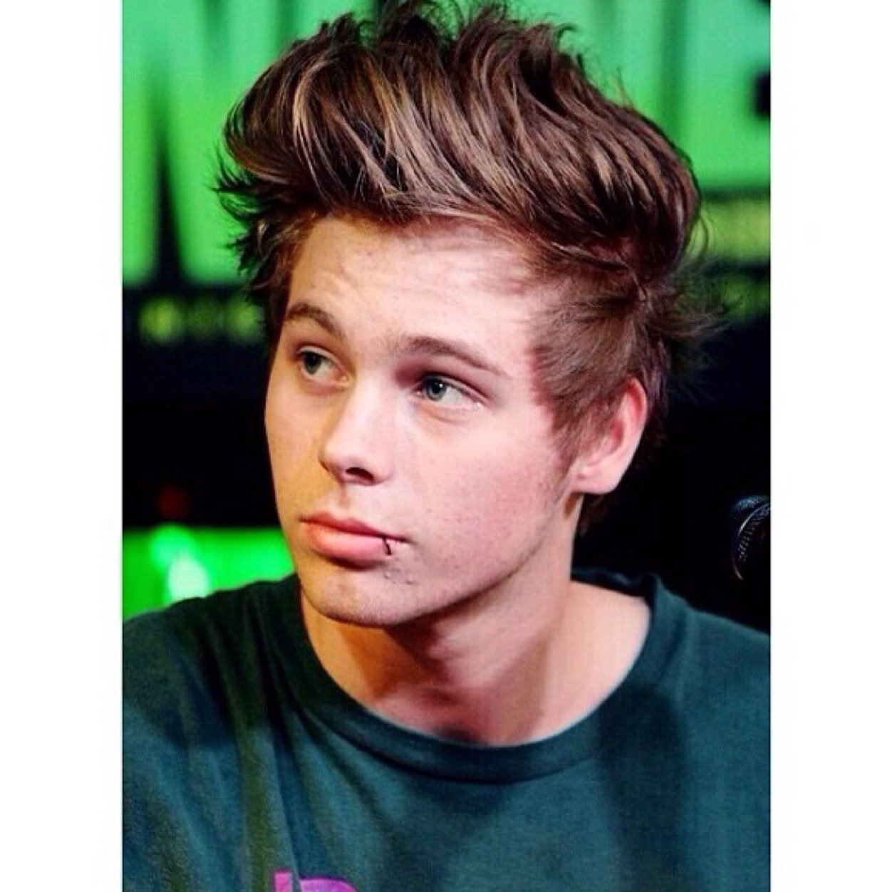 jumpyhemmo's profile picture. 《5 Seconds of Summer》