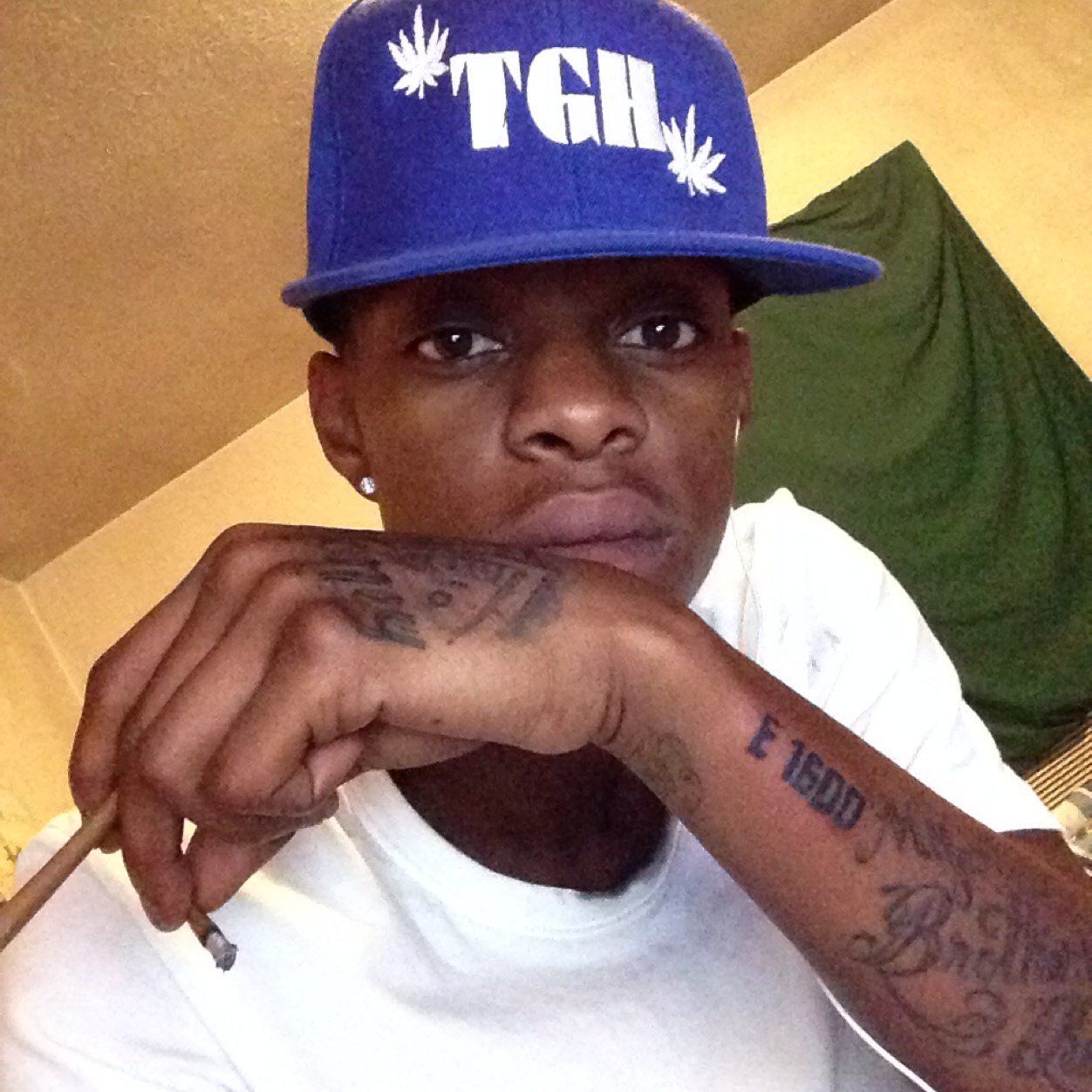 #AtkThaMovement yall go get my new mixtape ou #BeatzNBlimpz fucc wit dagrowopp get u sum #Tgh merch