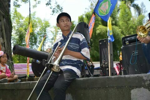 Sederhana , bahagia , dengan banyak cinta ;)