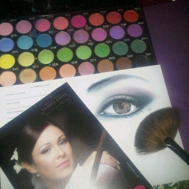 ysabeleonmakeup's profile picture. Equipo de  Maquillador@s Profesionales para Novias,  cortejo y social a nivel nacional