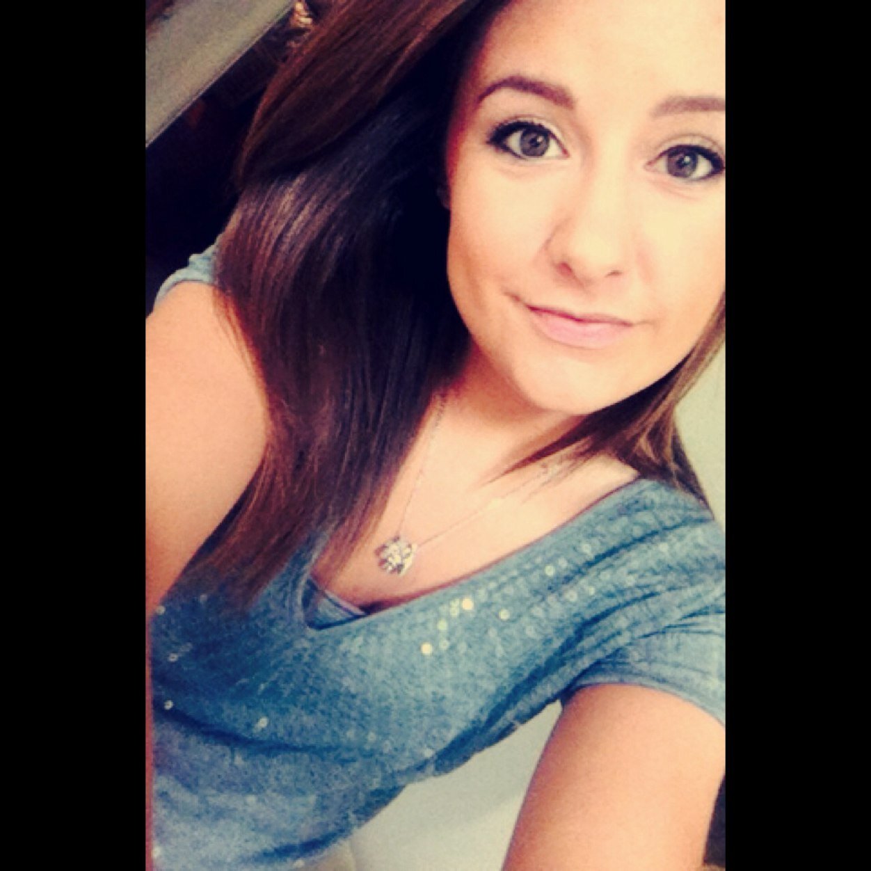 ashleymogel's profile picture. 