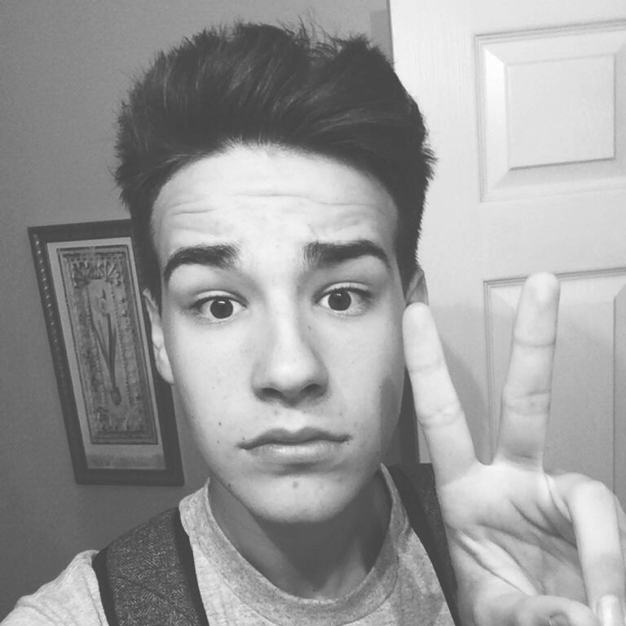 main account: @idkkwhitesides