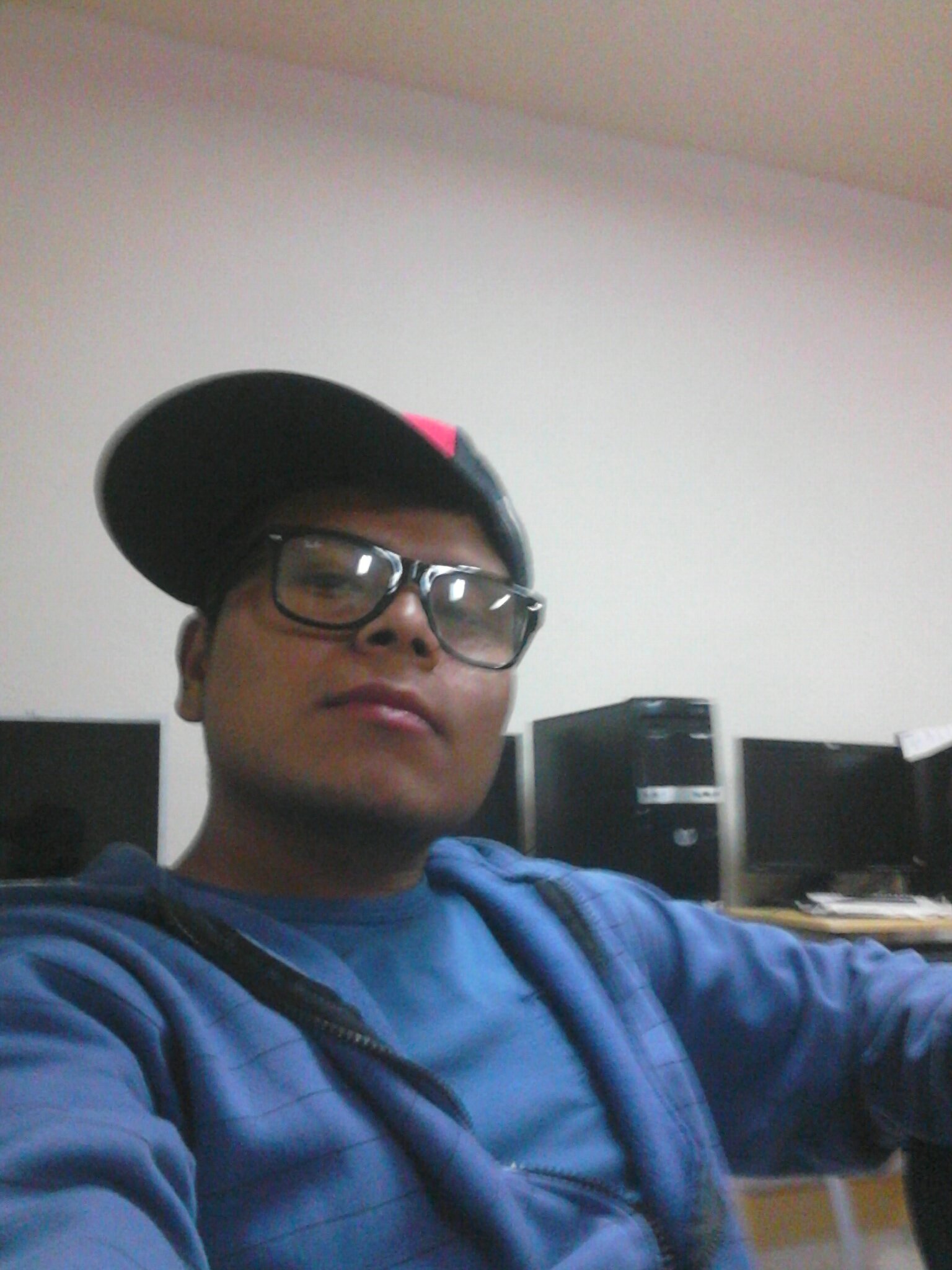 El MUNDO ES PORTATIL PARA QUIEN NO TENGA NADA QUE ESCONDER.
.........................OOOOOOOOOOOOOO:)--------------------