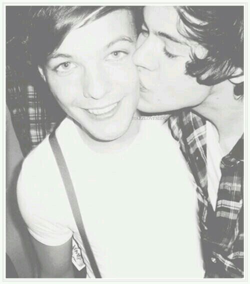 please follow @louiciouslarry                                 Thank You :)