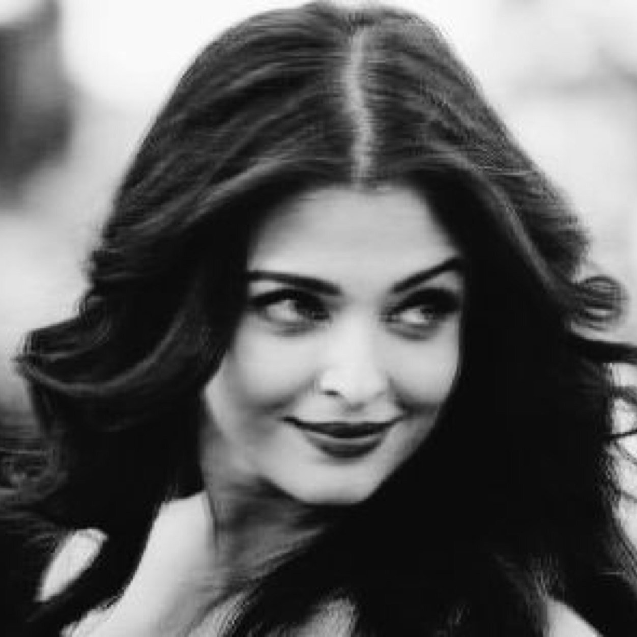 إداريّه ، و أنثى فٓخوره بِـ طِفلهٓا ، ثروتيّ زوجيّ و إبتسامتيّ ♡