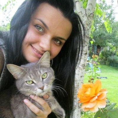 Здравствуйте все. Достаточно интересная как человек. Стараюсь общаться радостно. Родилась в интересном городе. Мне нравится обговаривать дела.