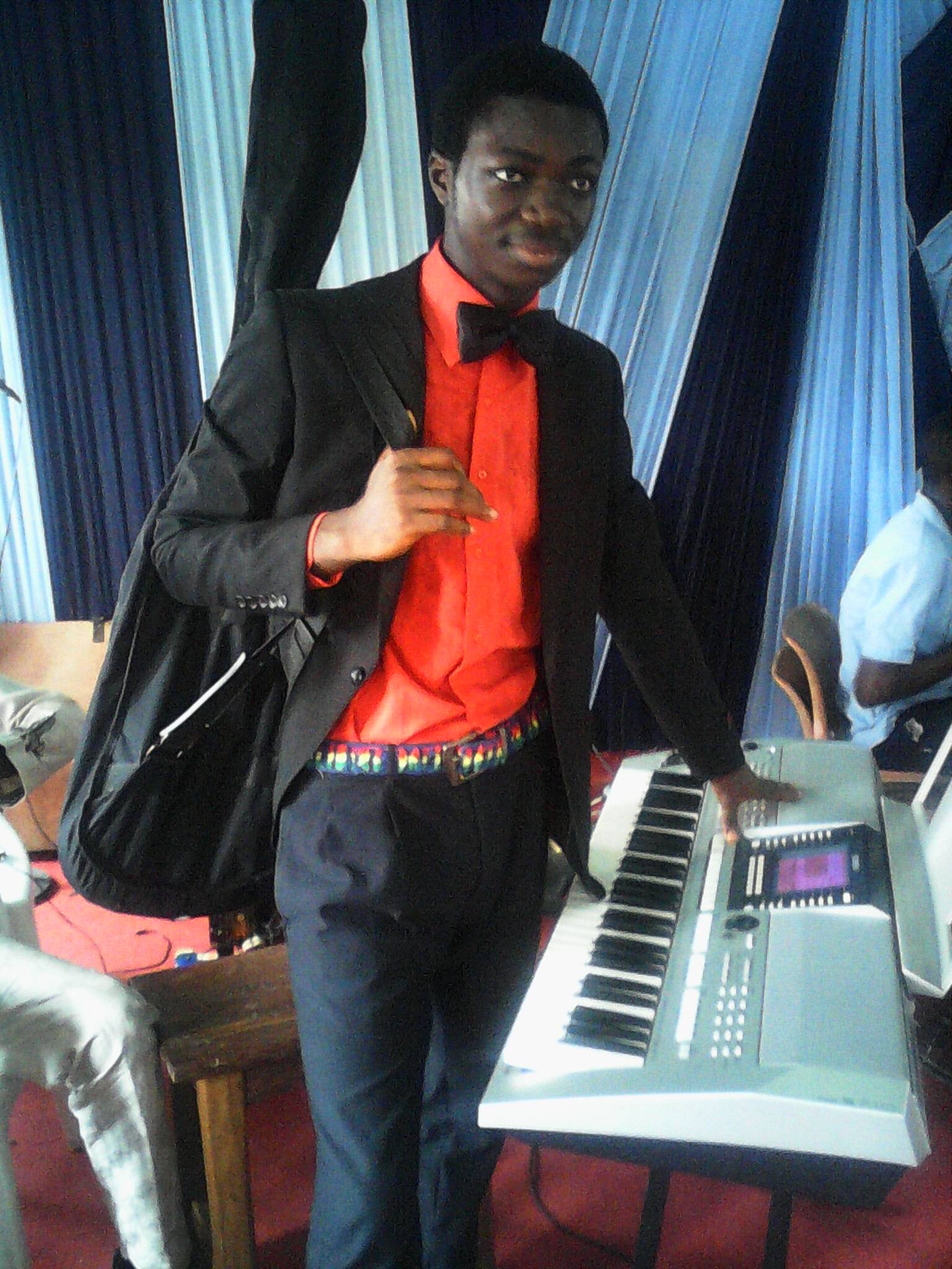 Ojayybass's profile picture. I'm just me, nofin more nofin less. Believes in evry 1 n gives all chances to prove their worth............,,,,,..............(wanna knw more? ask Google)