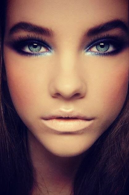 Γ£ê Angel Faced Stoner. 20. Sophmore at Bama State. Singer. Dancer. Anything else?