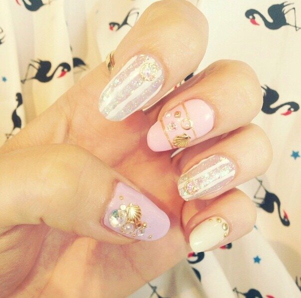 GayleneLinan's profile picture. maldivian,wageslave,muslim. commute,daydream,read. music,poetry,arts.nature,peace,love. sociallyawkward,lazy,introvert. internet,humanrights,humor.simplelife.