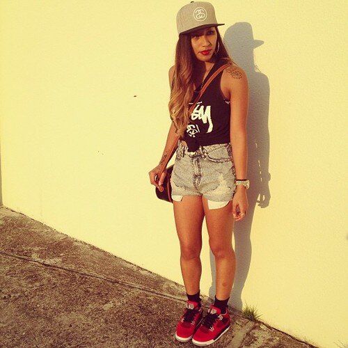Book Blogger, Amateur Photographer, Dreamer, Singer, Car Lover, Swiftie, Music LoverΓÖÑhttp://t.co/B38fTiS8dS