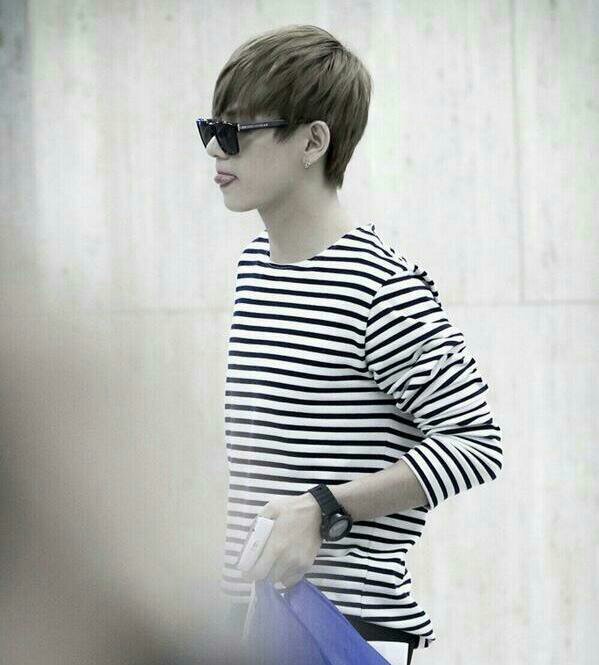 BTS Kim Taehyung ©1995 [The best thing in my life is spelled Y-O-U @btsjunkk]