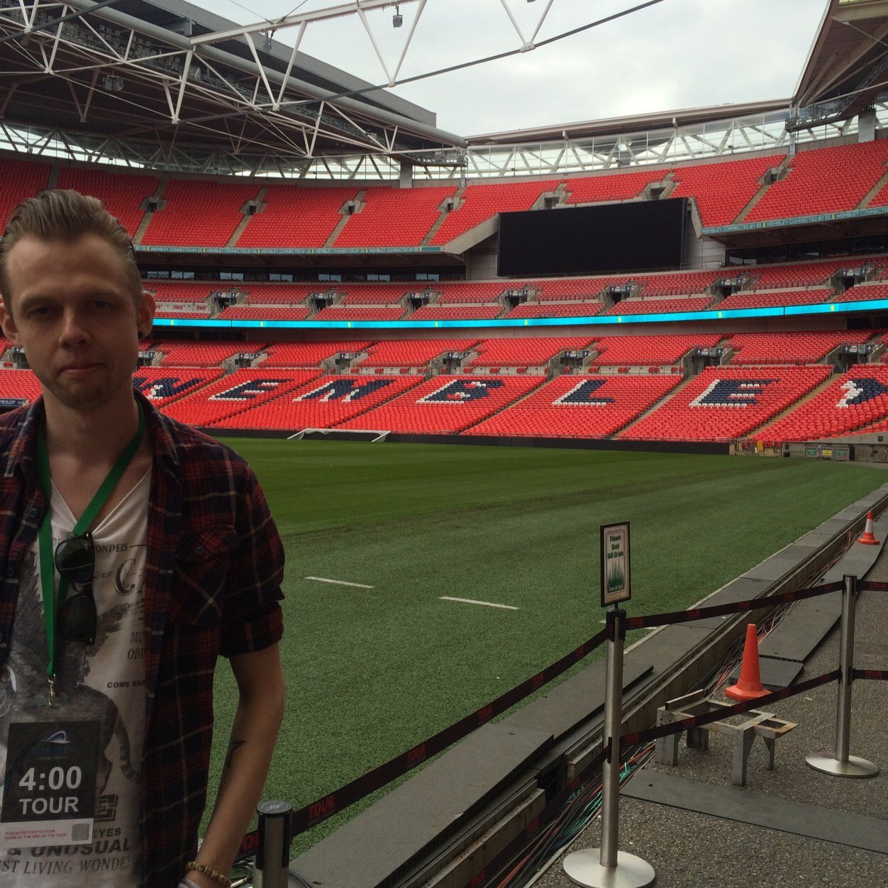 i_am_crouch's profile picture. Is searching to find a real life transformer and become there friend :D