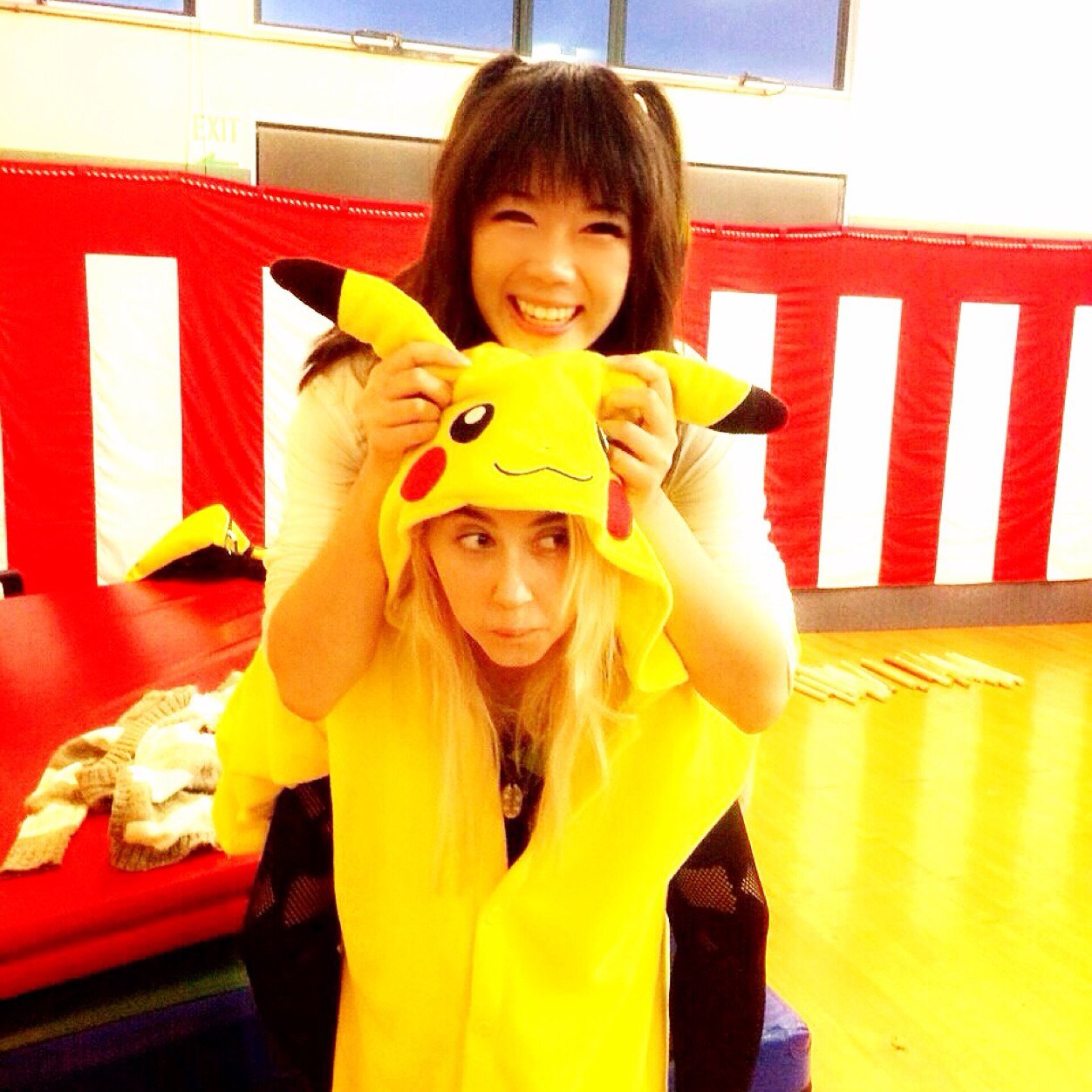 Hello! Im Tiffany, Im still a school girl but I will come on twitter in the weekends ^.^ which is saturday and sunday! Plz follow me on here and see my updates!