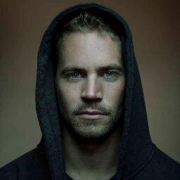 tunaaksoz's profile picture. 