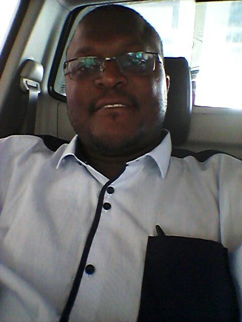 electrical engineer, outgoing , love soccer team is chelsea, basketball lover , king lebron james all the way. likes all things beautiful