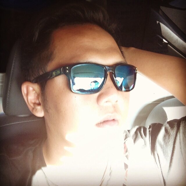Van_Sarput's profile picture. simple,elegant, and ....