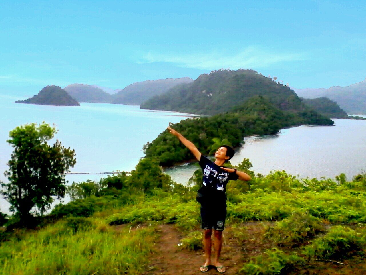 yudhagrindvoice's profile picture. Sarcazz • When trying to go, always returning to the same path~ ig/line: yudhaprasetyap