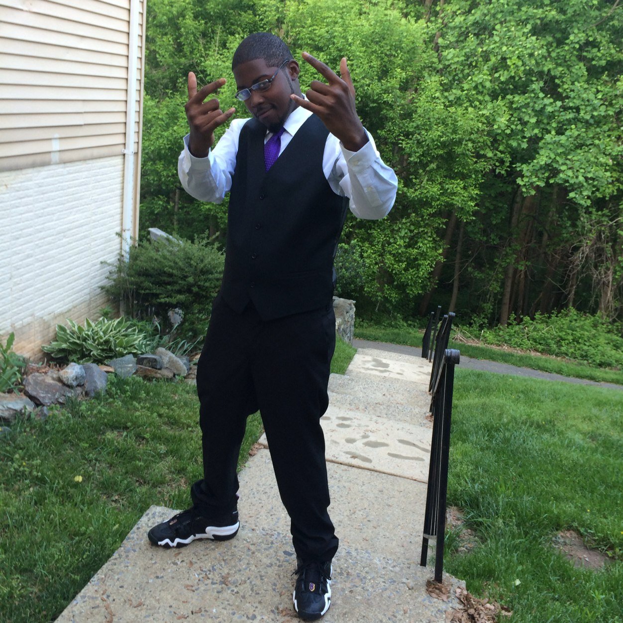 Sweetcheeks :) Free my men ! Bangbroz ! Get rich or die tryn ... GleeshShawdd