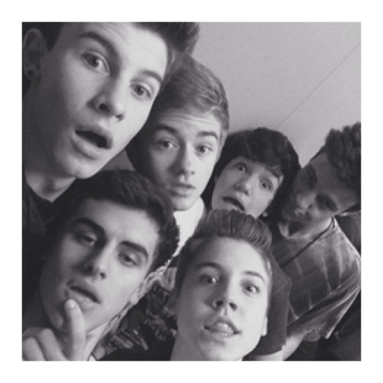 Free follow for you so follow @OohZayumm :) ask for follow back x
