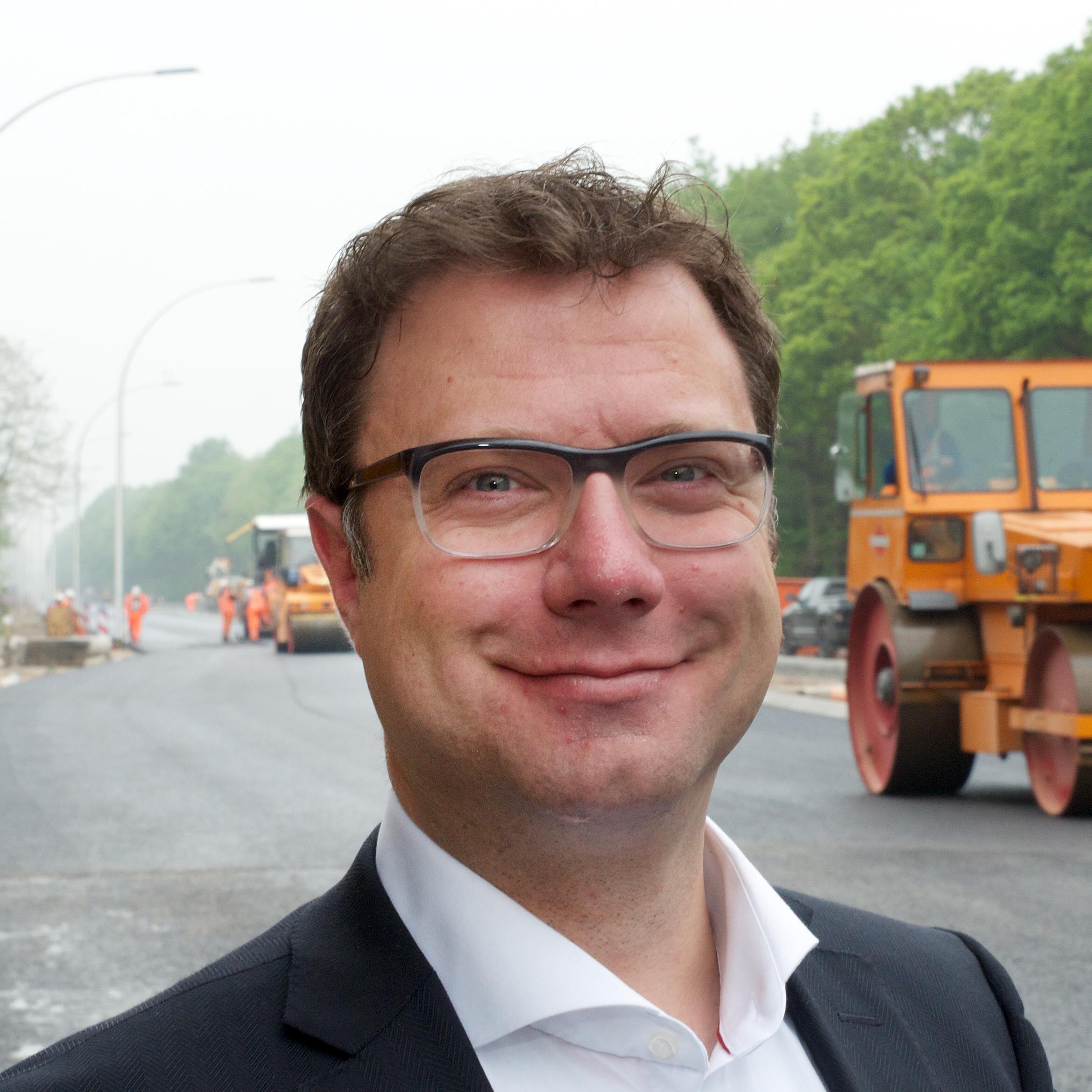 Senior adviseur Twynstra Gudde. Evalueren-Leren-Organiseren-Realiseren in het publieke domein. Duidelijkheid. Spiegelen. Resultaten. Gezelligheid. Bourgondisch.