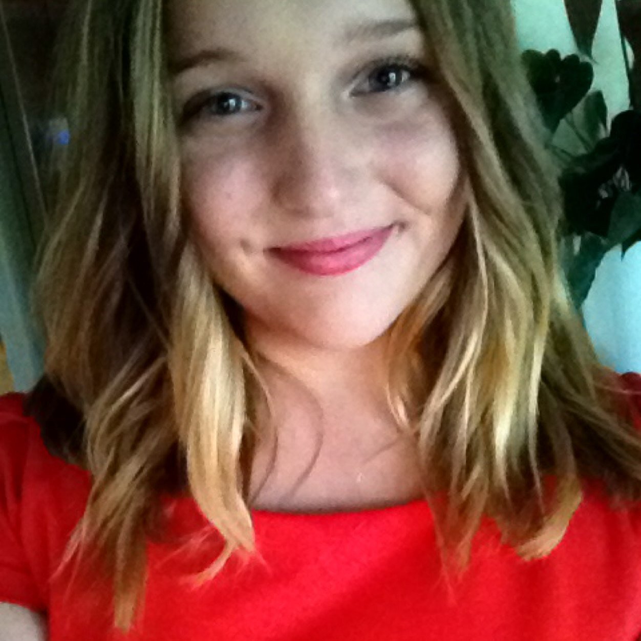 Hola, my name's Anne ~Queen~MIKA~Leo~